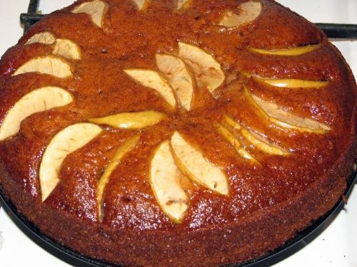 Медовая коврижка с яблоками