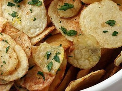 Чипсы с зеленью из духовки