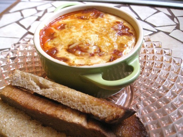 Жюльен из кальмаров с кабачком и грибами