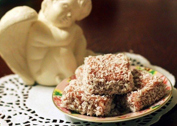 Клубничное бурфи 