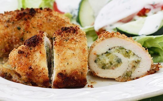 Куриные рулетики с цуккини и моцареллой