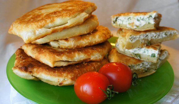 Плацинды-с творогом и зеленью из тончайшего теста.
