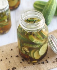 Простые домашние маринованные огурцы