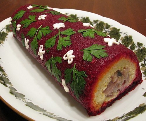 Рулет с сельдью и овощами