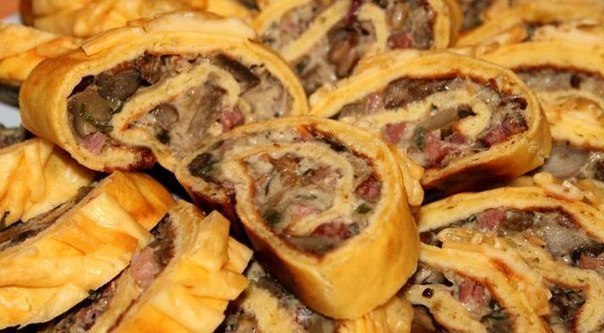 Сырный рулет с белыми грибами