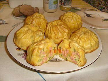 Яичный кекс с тем, что есть в холодильнике