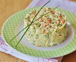 Салат из крабовых палочек с огурцом "Море волнуется раз" 