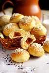 Сдобные булочки с карамелью 