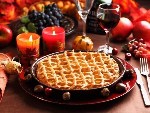 Шарлотка с яблоками, корицей и сгущeнкой