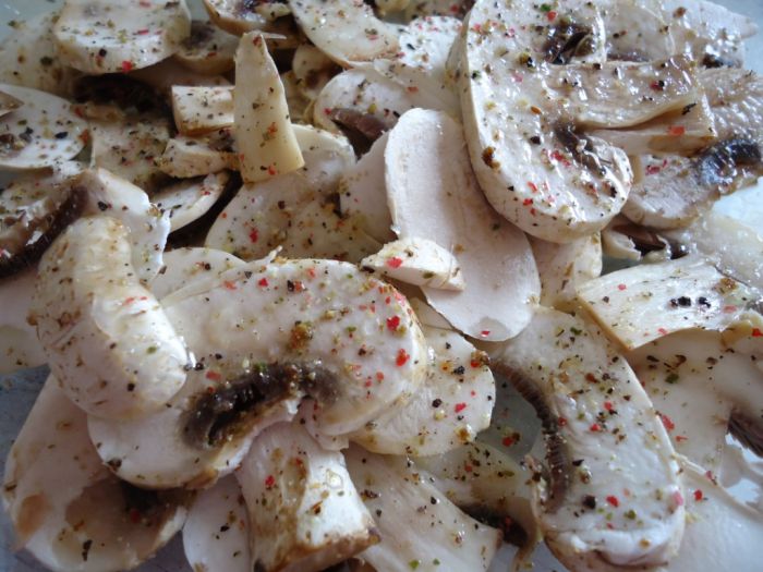 Салат с куриной печенью Замаринованные шампиньоны